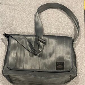 Harveys Grey seatbelt messenger laptop bag